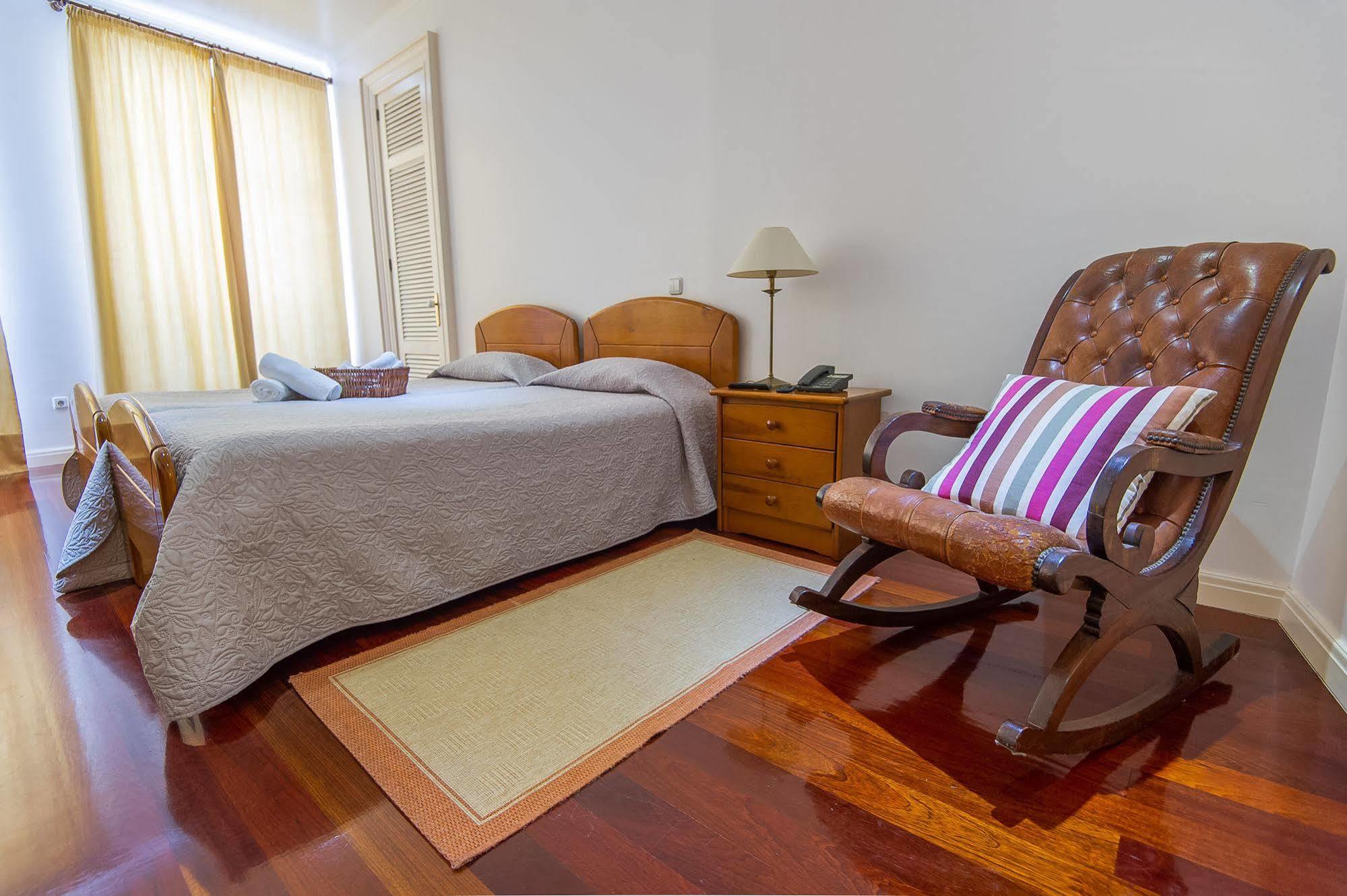 Comercial Boutique Guest House Понта Делгада Екстериор снимка